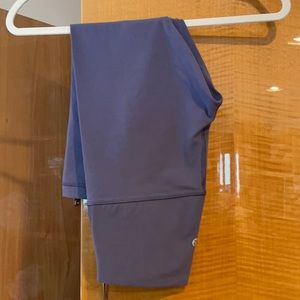 Lululemon Capri Align  size 6 blueish/grayish/purp